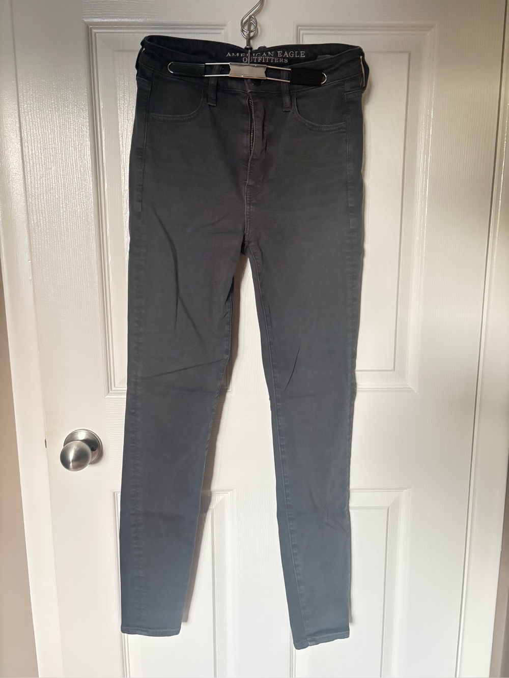 American Eagle Charcoal Super Hi-Rise Jegging